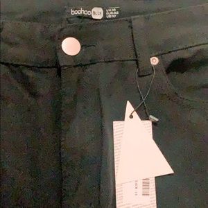 Black Boohoo High Rise Mom Jean